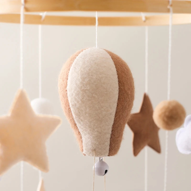 Wooden Rattles Toys Baby Crib Mobile Bed Bell Soft Felt Hot Balloon Newborn Music Bed Bell Hanging Toys Crib Bracket Baby Gifts