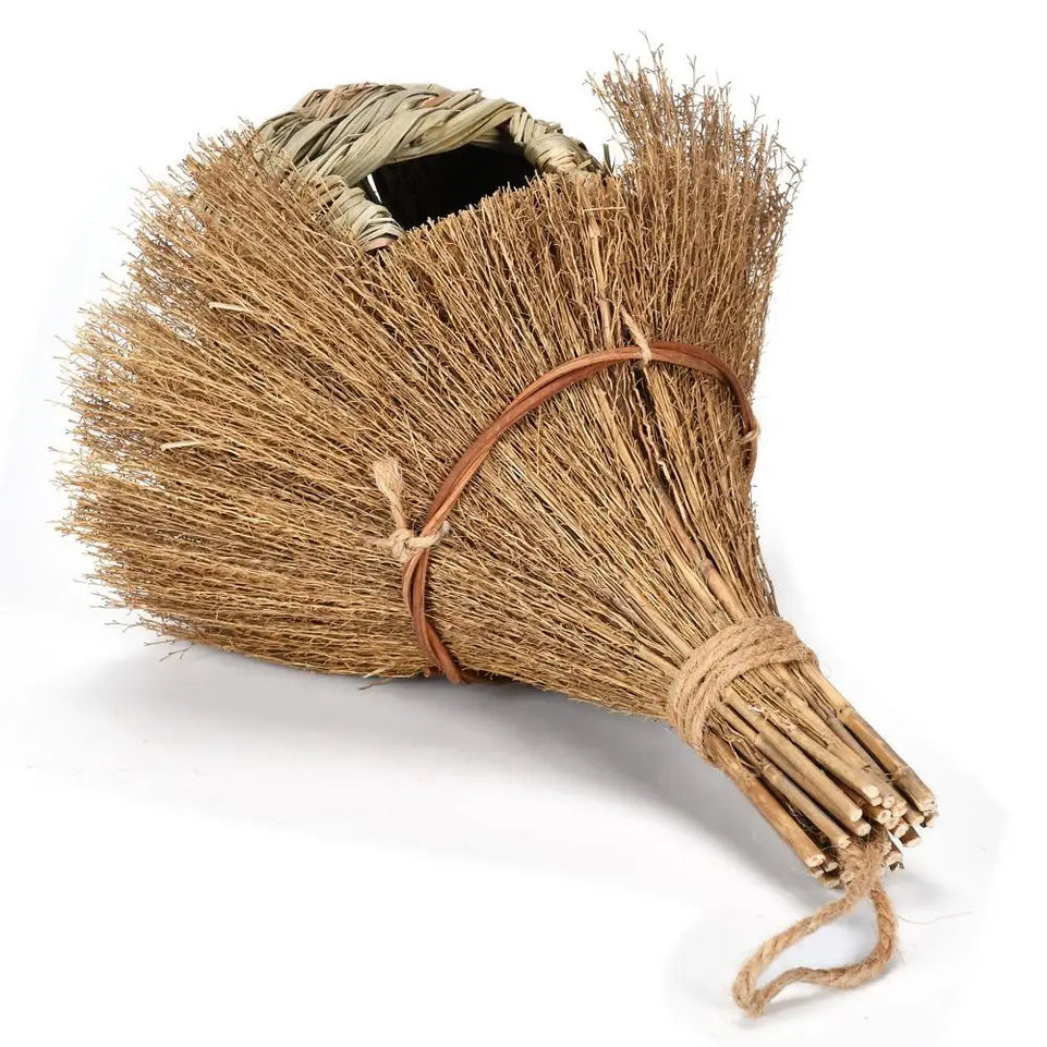 Hanging Bird House Hand Woven Grass Bird Hut Eco-friendly Birds Straw Cages Cozy Birds Nest Shelter from Cold Weather